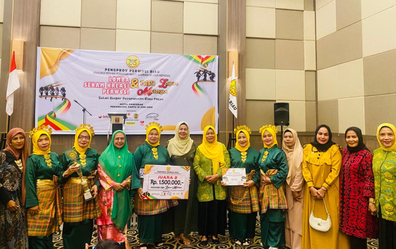 Pengajian Al-Hidayah Riau Raih Juara II Lomba Tari Zapin PERWOSI