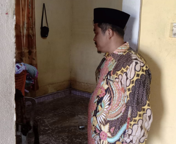 Sambangi Rumah Korban Banjir, Repol: Insya Allah Akan Kita Upayakan Perbaikan