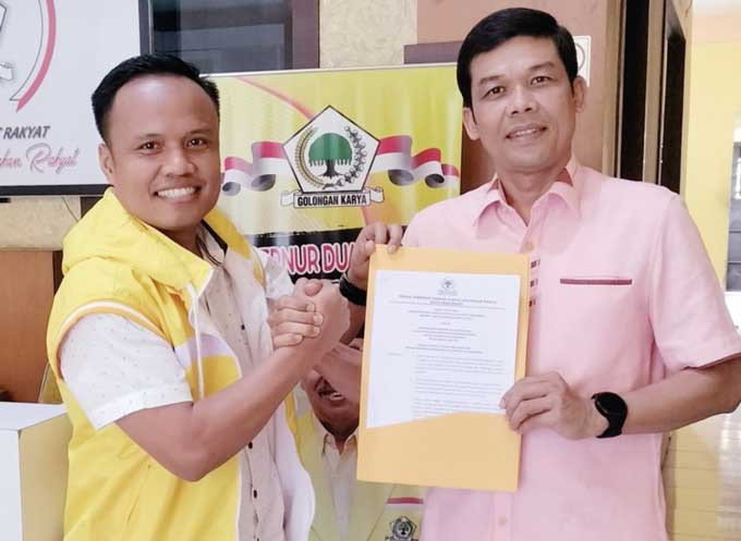 DPD Golkar Kota Pekanbaru Serahkan SK Bapilu 