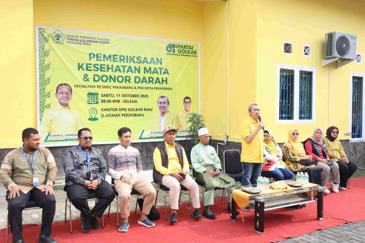 Peduli dan Dekat dengan Rakyat, Golkar Riau Gelar Bakti Sosial di HUT ke-61