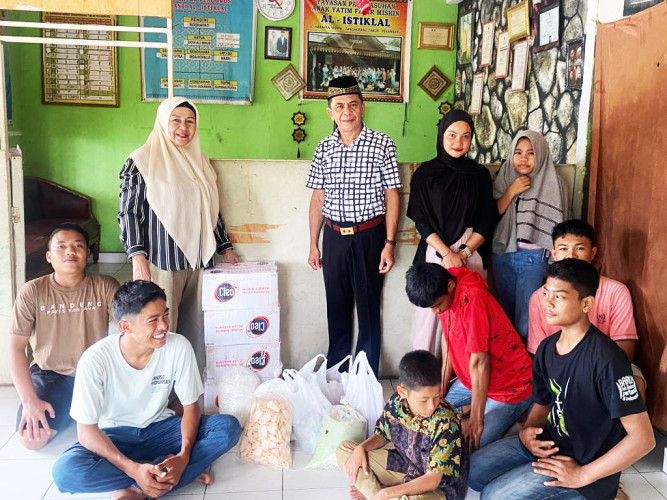 Golkar Riau Berbagi Sumbangkan Makan Siang 1000 Porsi Untuk Anak Yatim Empat Panti Asuhan Kota Pekanbaru
