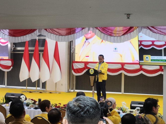 IBahlil Tegaskan Menteri dari Golkar Jangan Antikritik, Kritik Harus Dijawab dengan Kerja Nyata